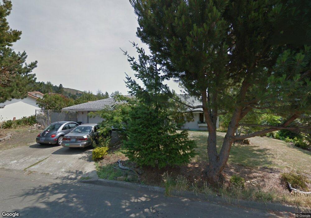 422 N Grove Ln, Sutherlin, OR 97479 - photo 1