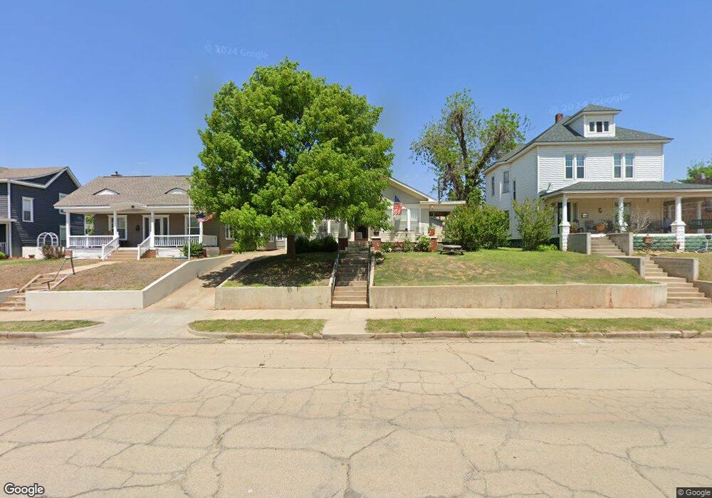 616 E Oklahoma Ave, Guthrie, OK 73044 - photo 1