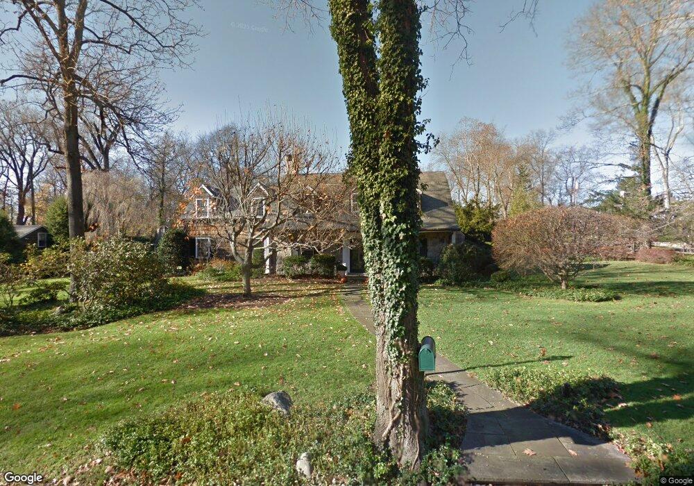 2 Woods End Rd, Darien, CT 06820 - photo 1