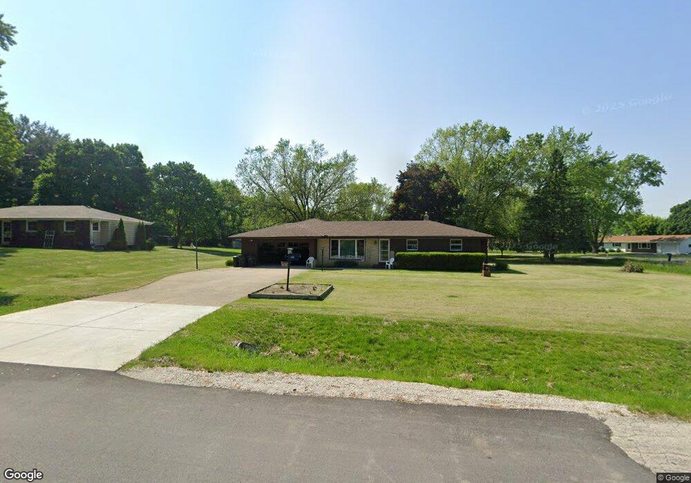 W226N385 Mount Vernon Dr, Waukesha, WI 53186 - photo 1