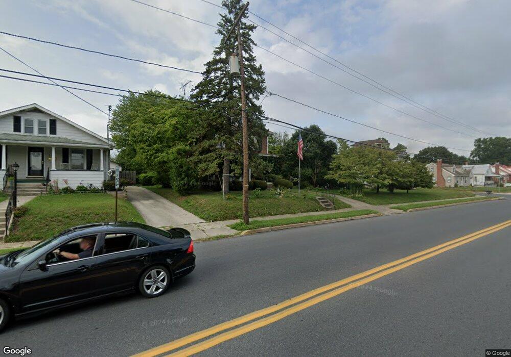 525 W King St, Littlestown, PA 17340 - photo 1