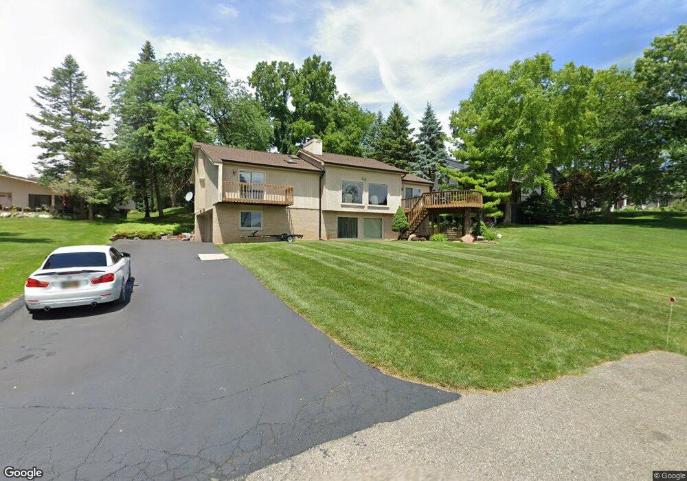 2396 Island View Dr, West Bloomfield, MI 48324 - photo 1