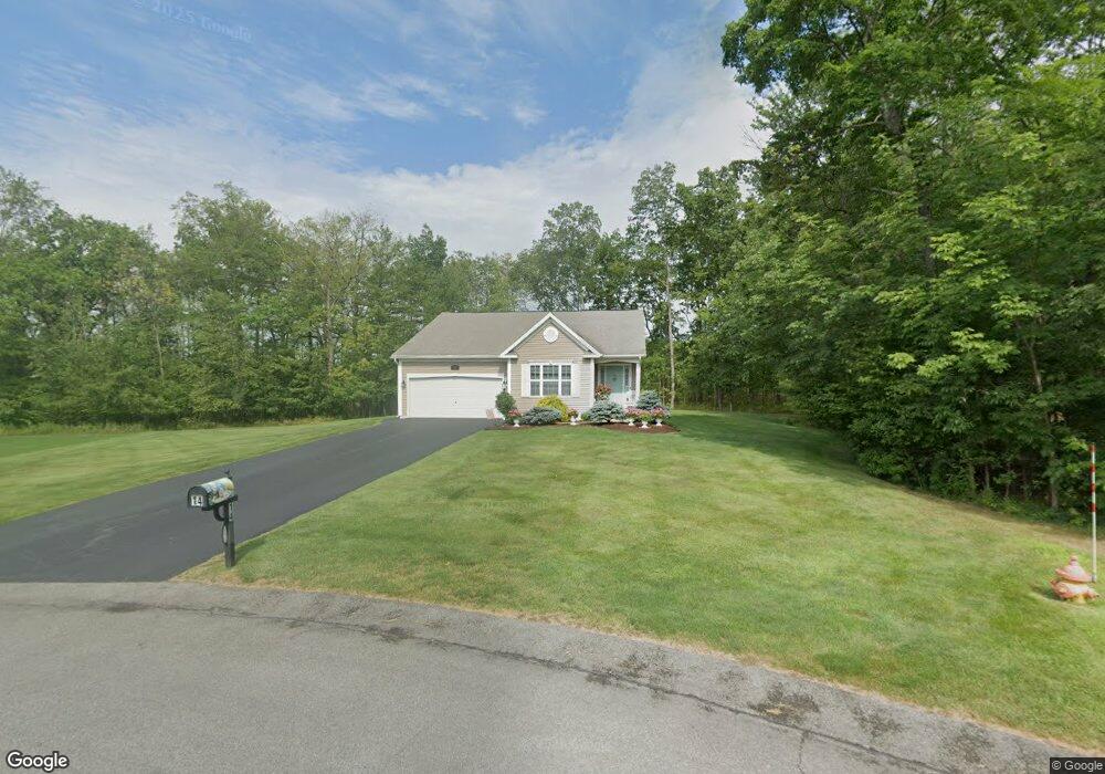 14 Garnet Ln, Schenectady, NY 12302 - photo 1