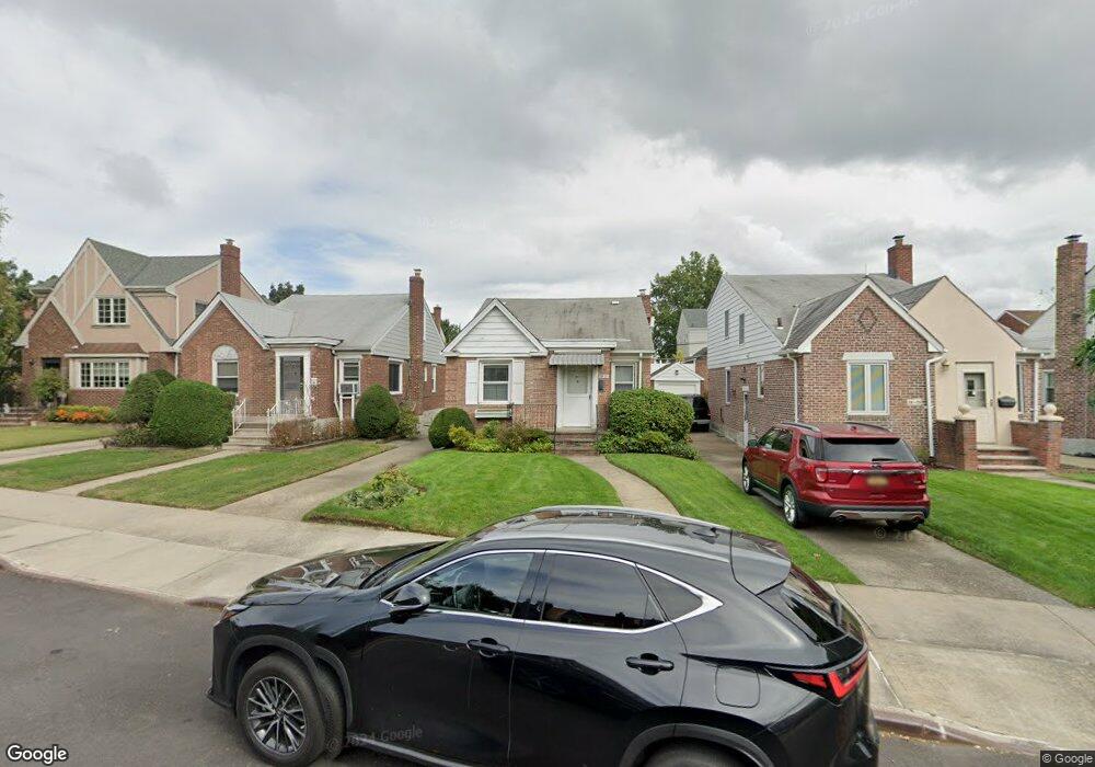 2821 Utopia Pkwy, Flushing, NY 11358 - photo 1