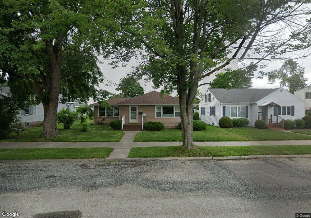 2112 17th Ave, Menominee, MI 49858 - photo 1