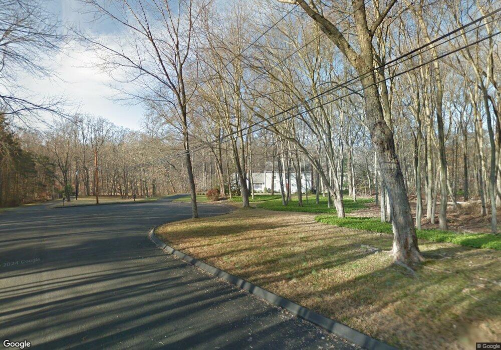 110 Hollow Tree Cir, Fairfield, CT 06824 - photo 1