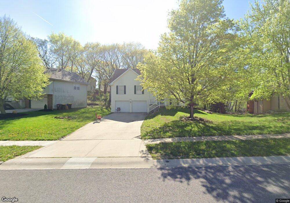 7816 Darnell St, Shawnee, KS 66216 - photo 1