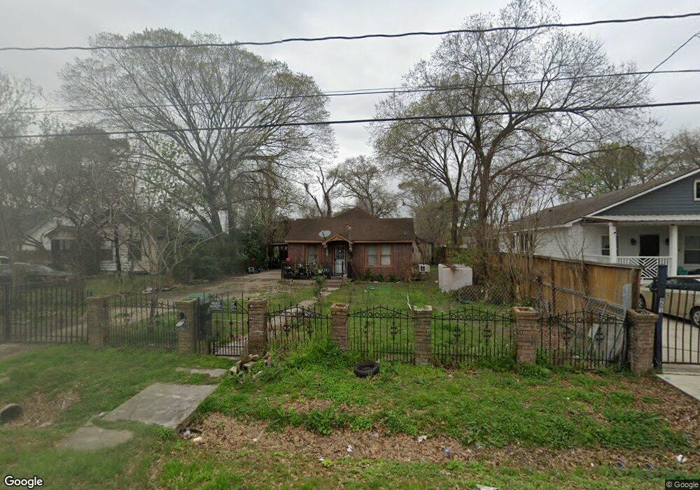 825 Eubanks St, Houston, TX 77022 - photo 1