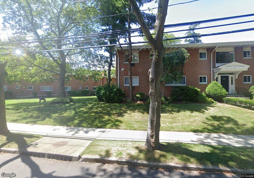 19 Wildwood Gardens unit 19D1, Port Washington, NY 11050 - photo 1