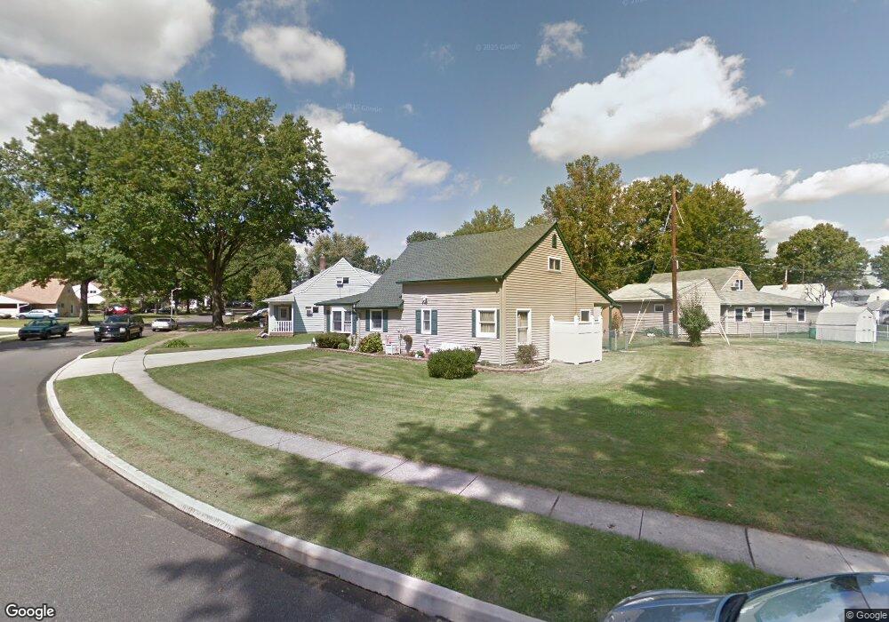 10 Rolling Ln, Levittown, PA 19055 - photo 1