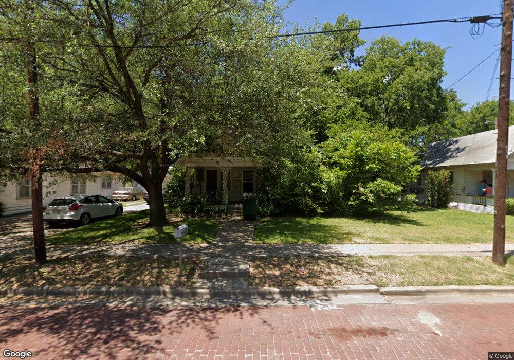 907 N Commerce St, Gainesville, TX 76240 - photo 1