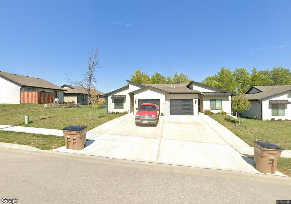 200 E Pine St, Raymore, MO 64083 - photo 1