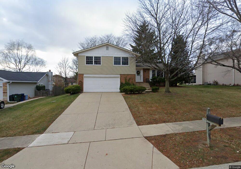 330 Grandview Ct, Algonquin, IL 60102 - photo 1