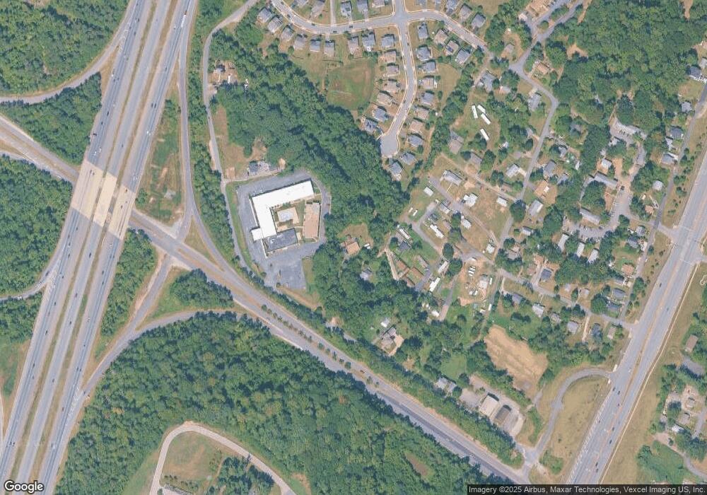 18526 Creek Rd, Triangle, VA 22172 - photo 1