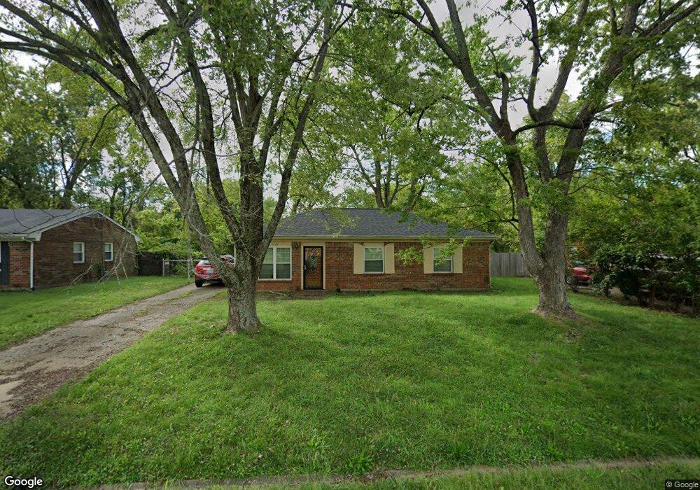 7720 Rochelle Rd, Louisville, KY 40228 - photo 1