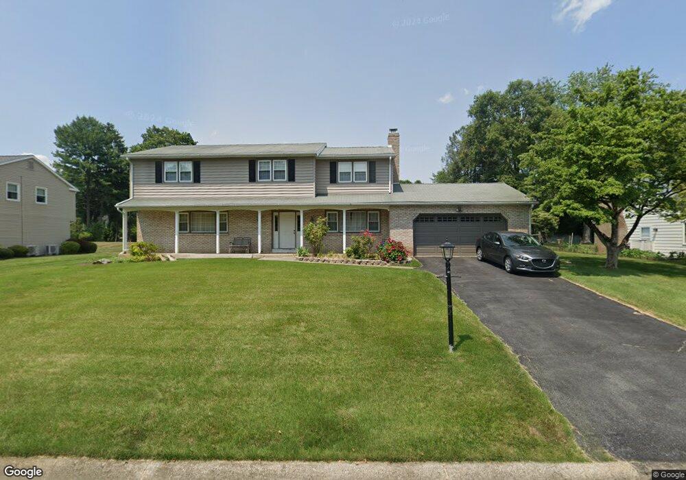 1470 Dartmouth Dr, Bethlehem, PA 18017 - photo 1