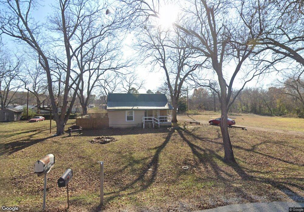 707 W 6th St, Henryetta, OK 74437 - photo 1