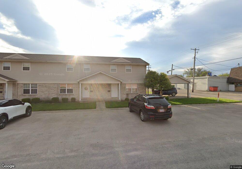 108 N 11th St, Mattoon, IL 61938 - photo 1