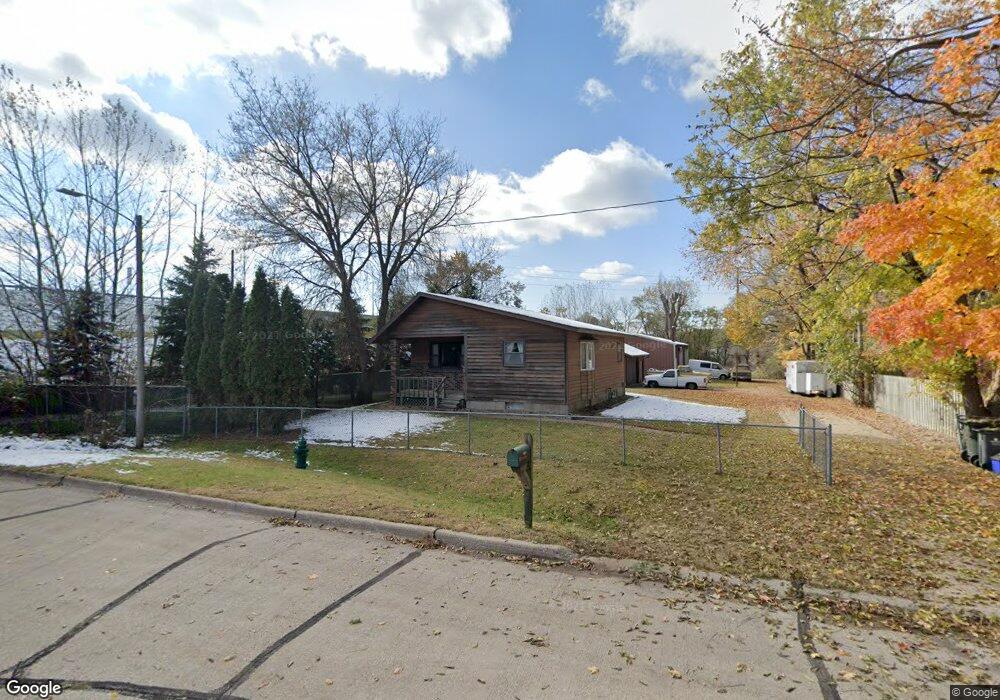 5005 Louisa St NE, Cedar Rapids, IA 52402 - photo 1