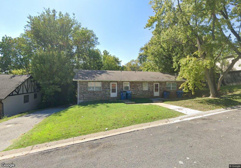 1103 Arrowhead Dr unit A & B, Collinsville, IL 62234 - photo 1