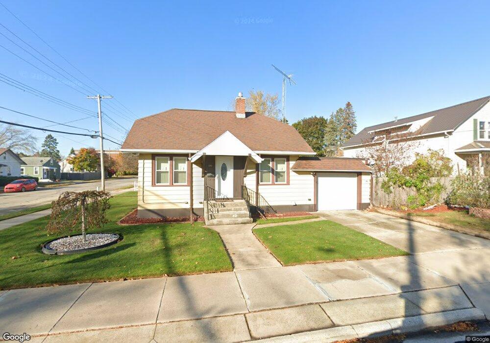 1202 Hawthorne St, Two Rivers, WI 54241 - photo 1