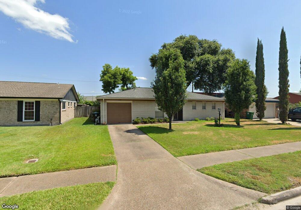 1334 Twin Falls Rd, Houston, TX 77088 - photo 1