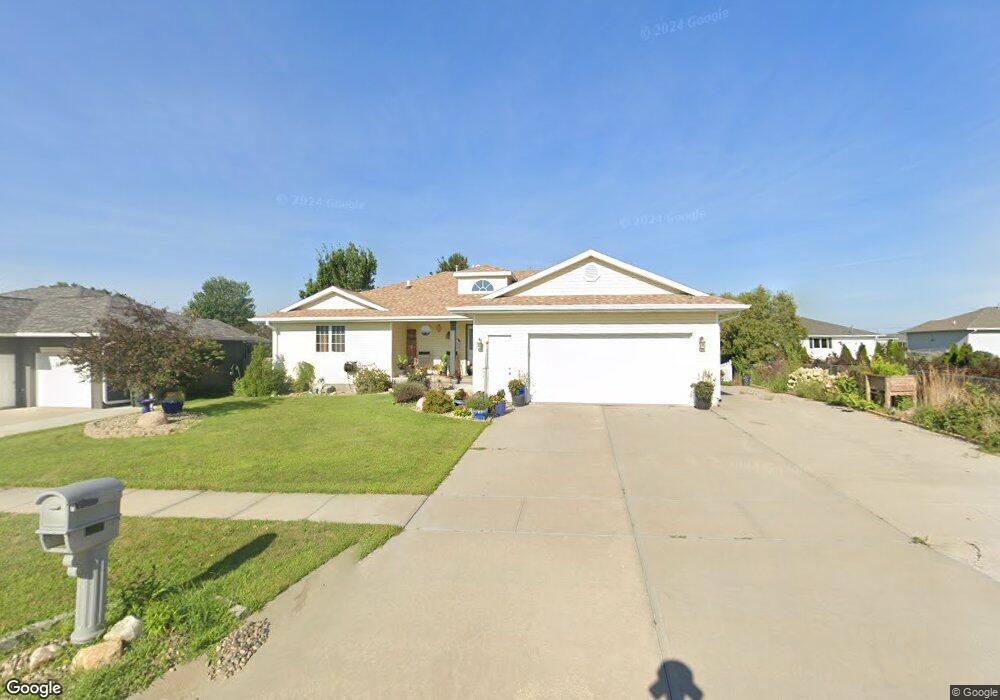 1001 Woodcrest Dr, Norfolk, NE 68701 - photo 1