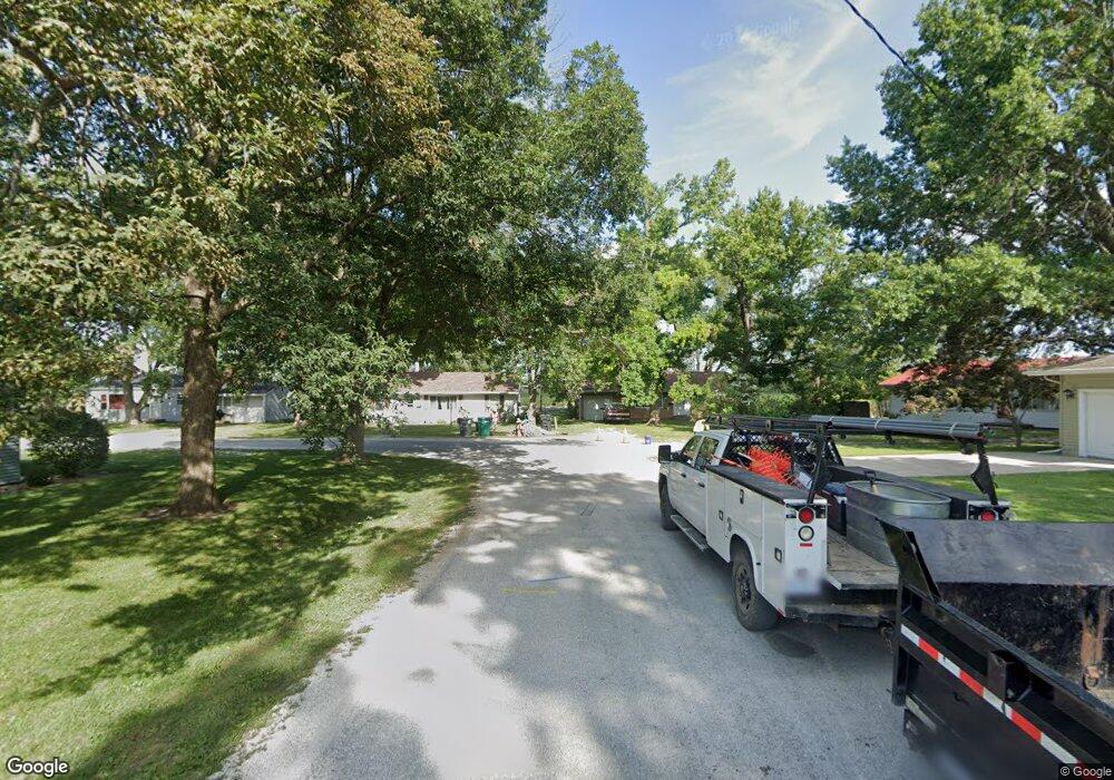 910 Timmons Dr, Tuscola, IL 61953 - photo 1