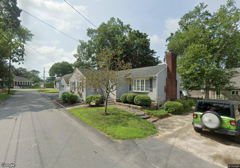 5 Clarence St, South Dartmouth, MA 02748 - photo 1