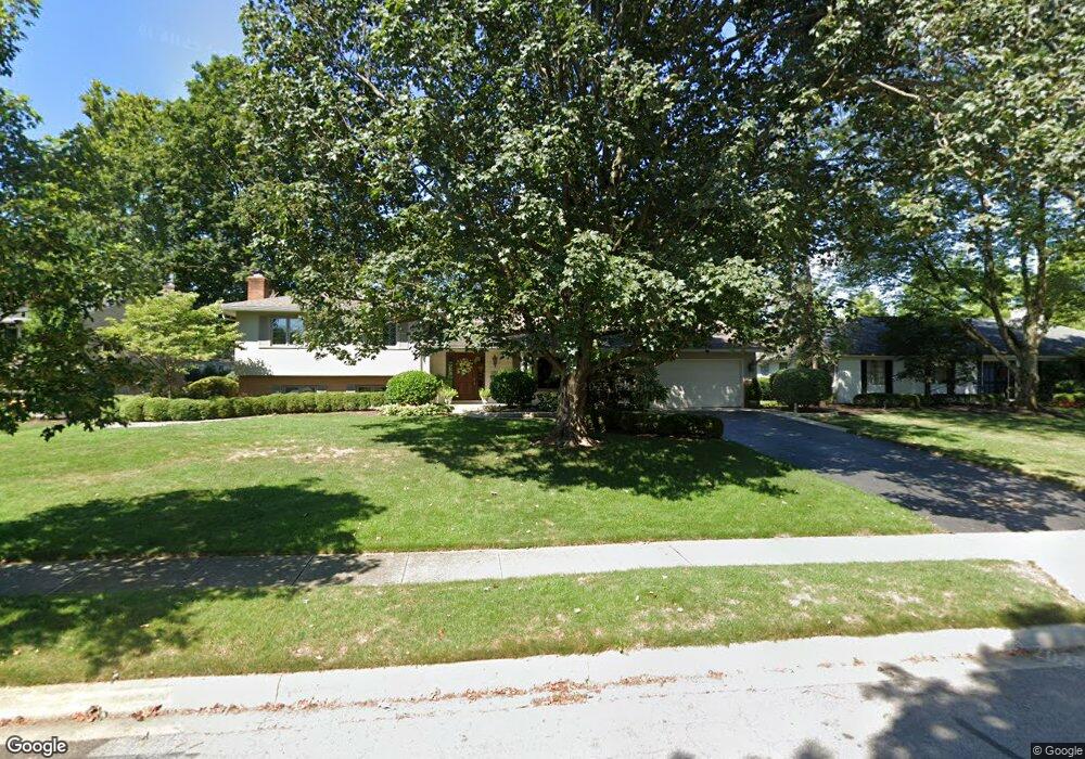 2955 Pickwick Dr, Columbus, OH 43221 - photo 1