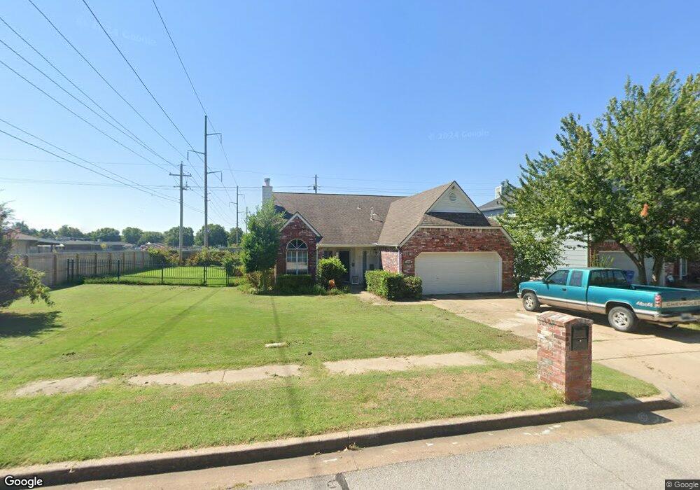 1205 W Utica St, Broken Arrow, OK 74011 - photo 1