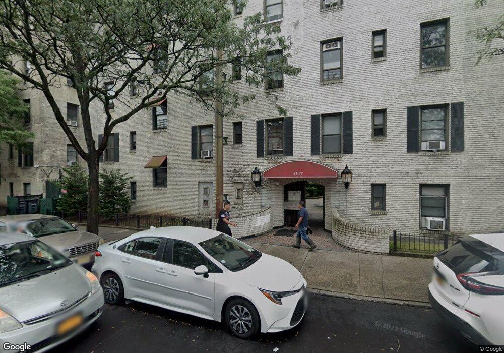 21-27 33 Rd St unit 2-A, New York City, NY 11105 - photo 1