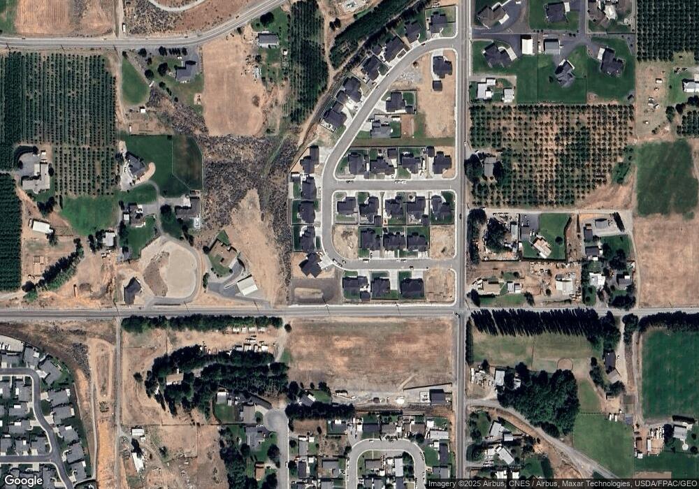 861 N Newport Loop, East Wenatchee, WA 98802 - photo 1