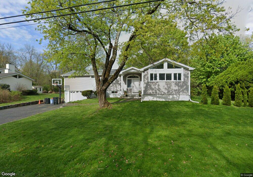 2827 Hedge St, Yorktown Heights, NY 10598 - photo 1