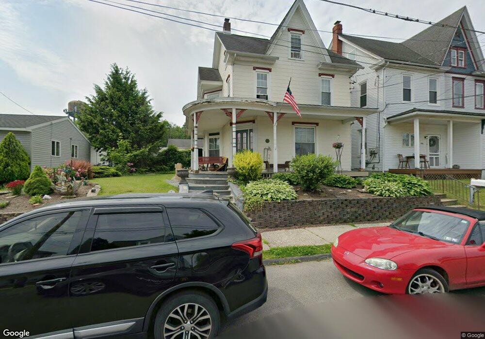 410 E Washington St, Slatington, PA 18080 - photo 1