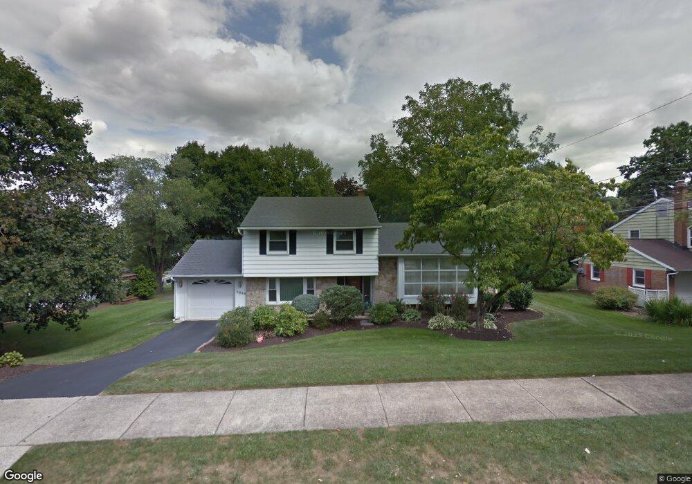 1045 N Ott St, Allentown, PA 18104 - photo 1