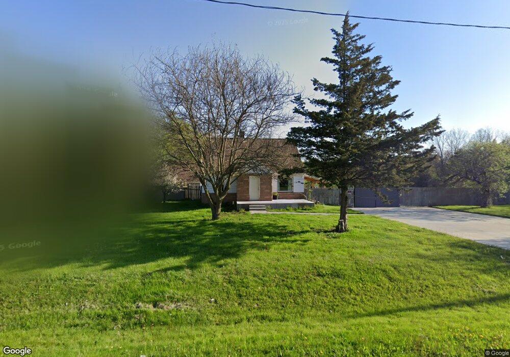 1195 Linus St, Flint, MI 48507 - photo 1