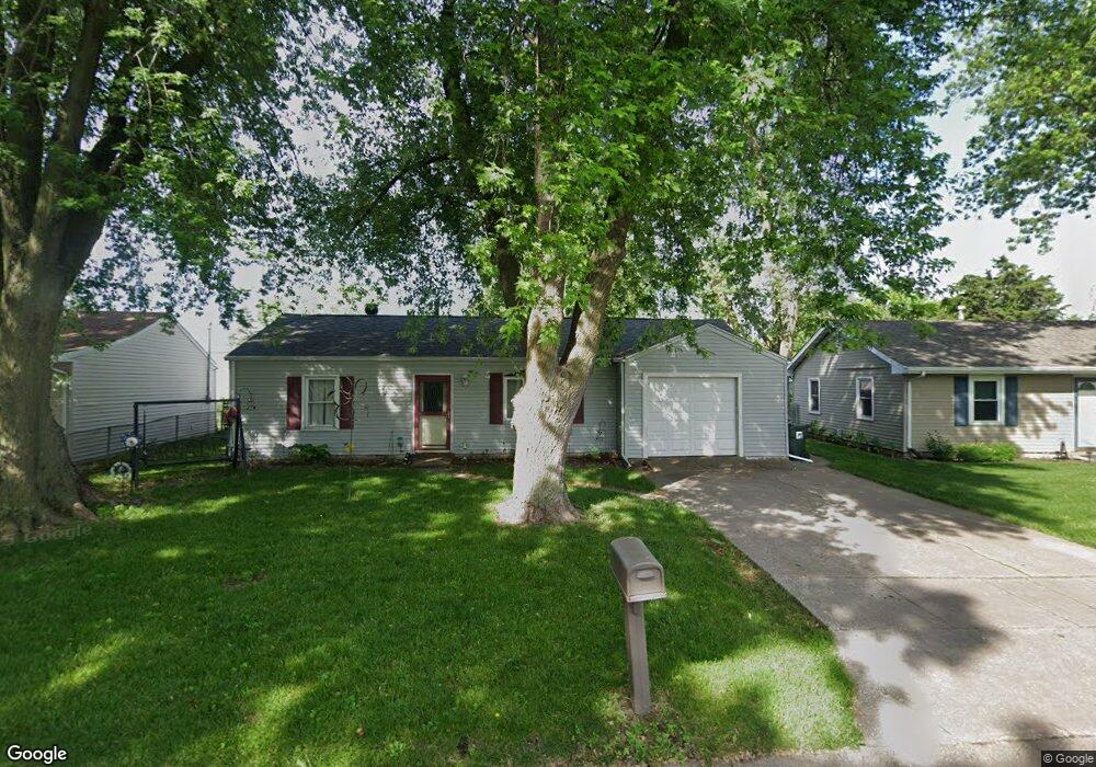 6906 N Oak St, Davenport, IA 52806 - photo 1