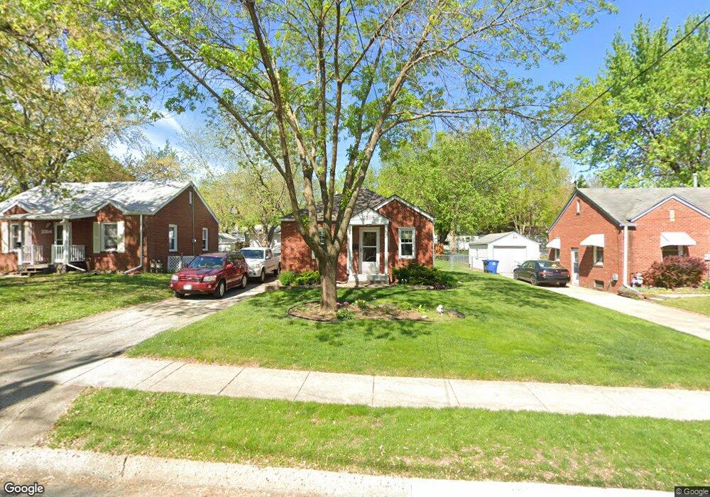 2208 32nd St, Des Moines, IA 50310 - photo 1