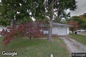 310 W 3rd St, Bonnie, IL 62816