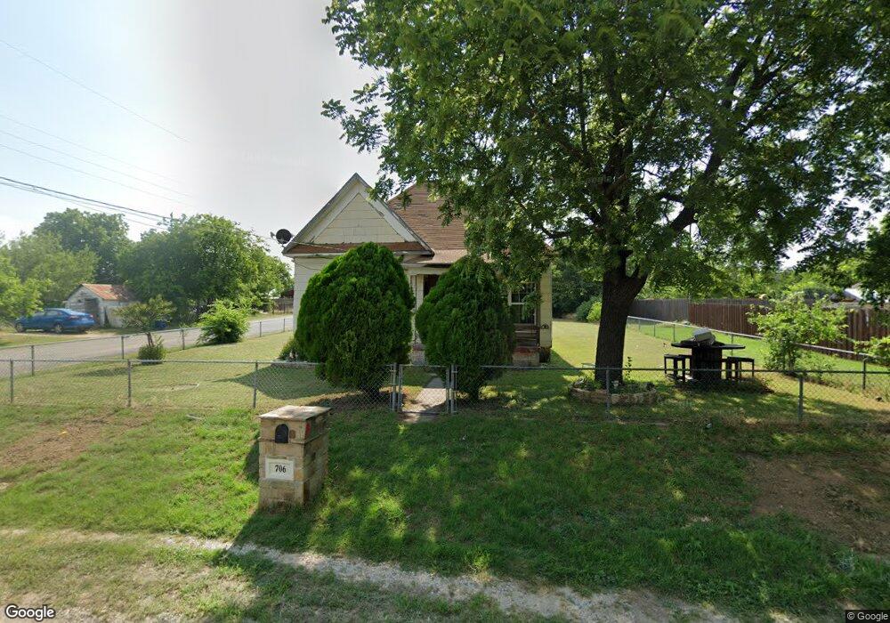 706 S Perrin St, Decatur, TX 76234 - photo 1