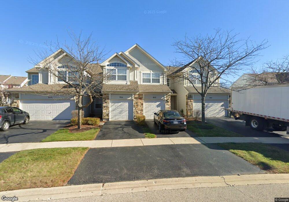 953 Viewpoint Dr, Lake In the Hills, IL 60156 - photo 1