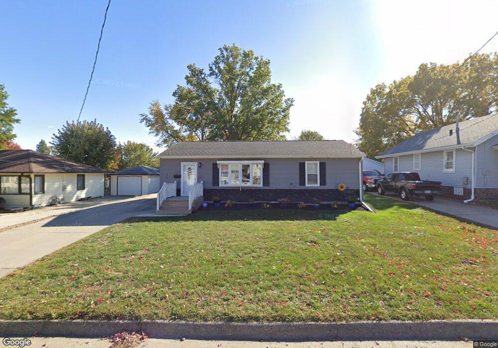 1101 N 5th Ave E, Newton, IA 50208 - photo 1