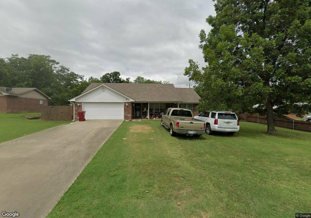 525 N F St, Hugo, OK 74743 - photo 1