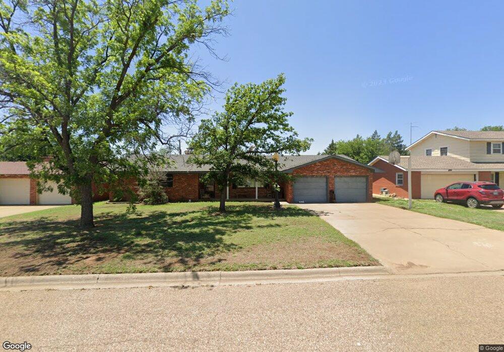 1201 Floydada St, Plainview, TX 79072 - photo 1