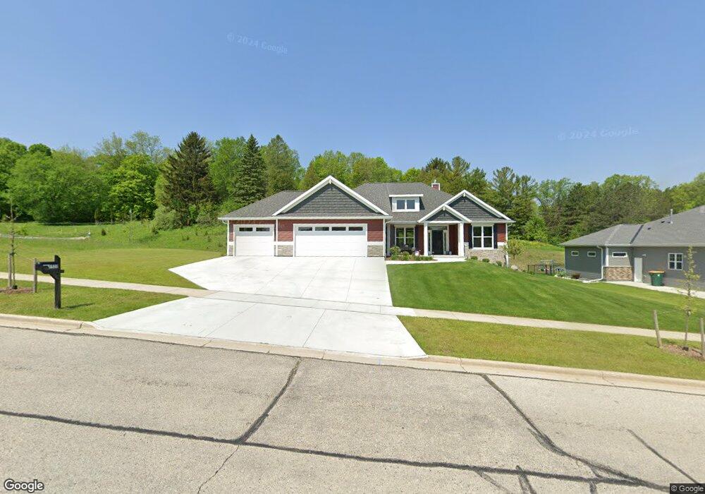 1522 Wolf Dr, West Bend, WI 53090 - photo 1