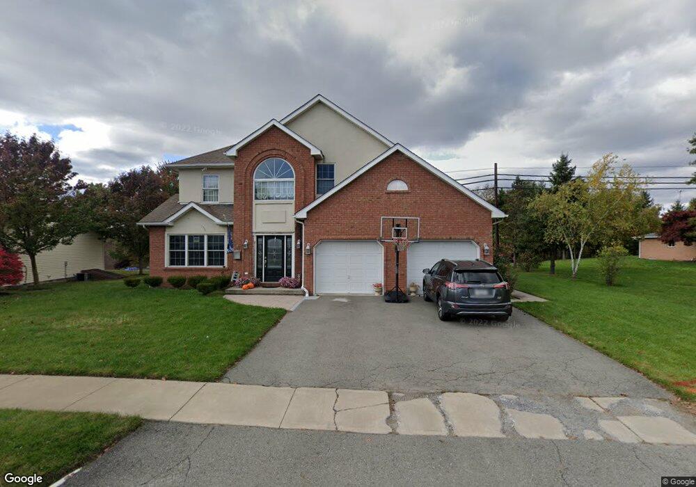 121 Swinnick Dr, Dunmore, PA 18512 - photo 1