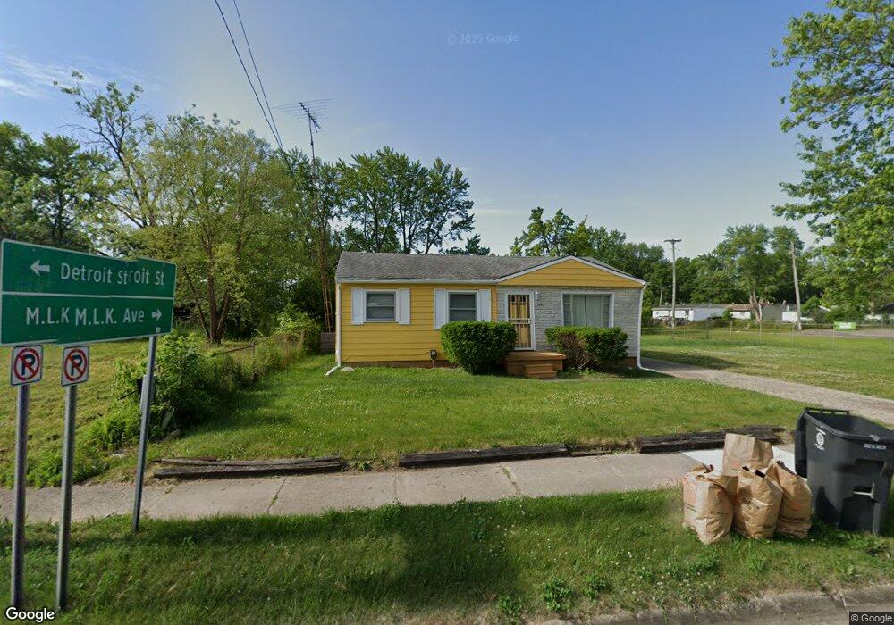 325 W Carpenter Rd, Flint, MI 48505 - photo 1