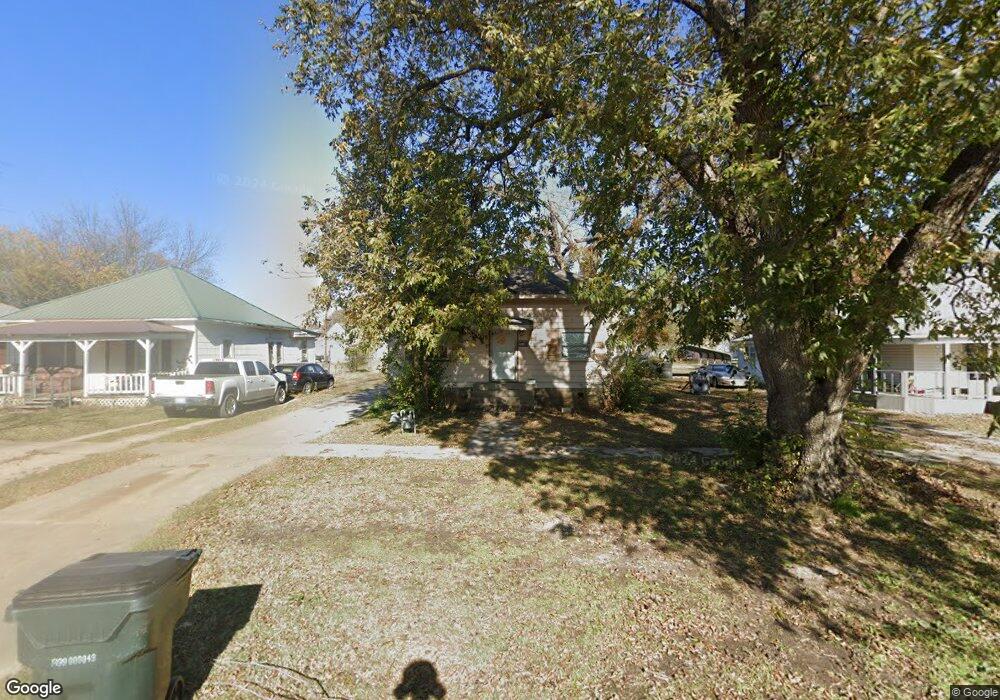 906 W Moore St, Henryetta, OK 74437 - photo 1