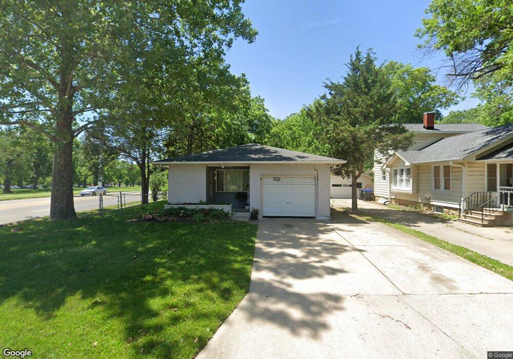 2045 SW Bowman Ct, Topeka, KS 66604 - photo 1